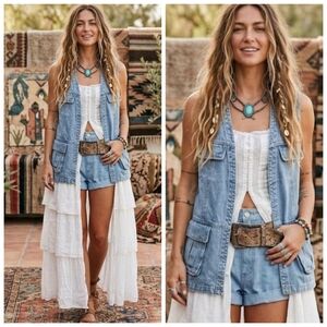 Promesa Light Wash Denim Vest with Cargo Pockets